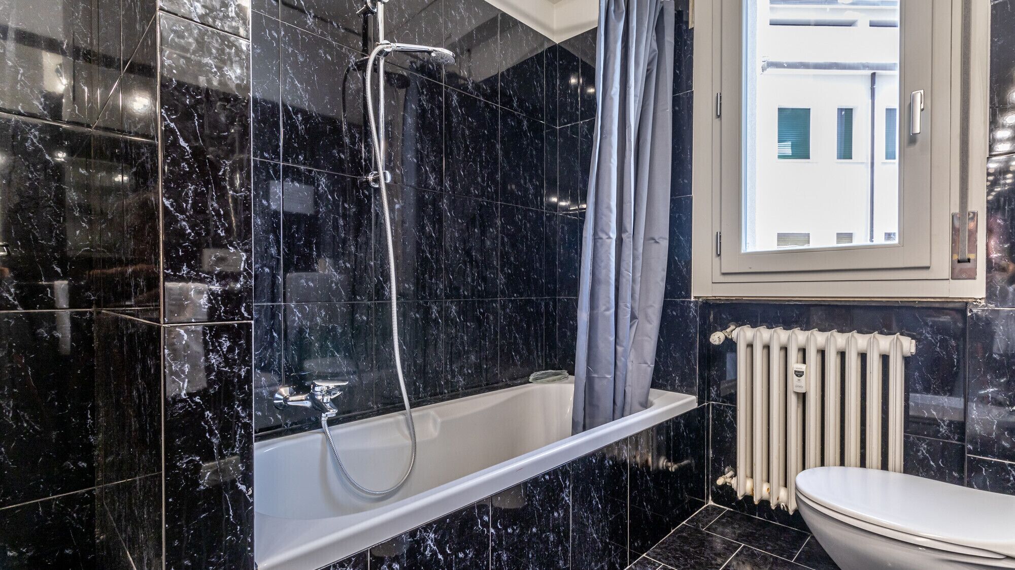 Douche, serviettes fournies