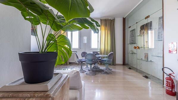 Dining - Grand Central 3 - Affitti Brevi Italia (Modena)