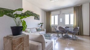 TV, offices - Grand Central 5 - Affitti Brevi Italia (Modena)