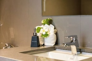 Bathroom - Choeng mon Modern 2BR Villa (Koh Samui)