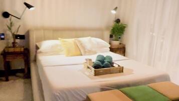 Iron/ironing board, internet, bed sheets