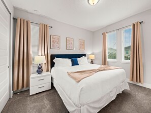 5 makuuhuonetta, silitysrauta/-lauta, ilmainen Wi-Fi, vuodevaatteet