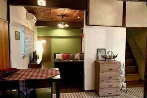 Interior - Tsudoya Tsukamoto (Osaka)