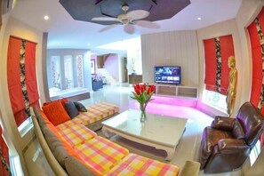 Exterior - Tawan villa 7 BR with privater pool (Sattahip)