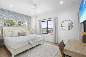 4 bedrooms, desk, iron/ironing board, travel cot