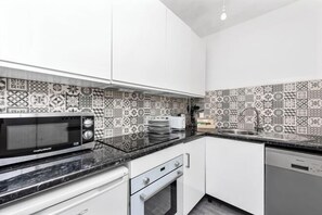 Room - Fantastic 4 bedroom apartment in Russell Square (London)