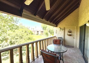 Outdoor dining - 2-bedroom condo in desirable McCormick Ranch Scottsdale Commuity (Scottsdale)