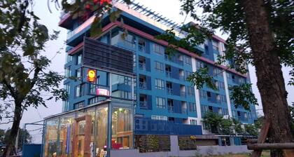 OYO 75592 Blue Tel Residence