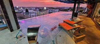 OYO 75592 Blue Tel Residence