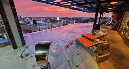 OYO 75592 Blue Tel Residence