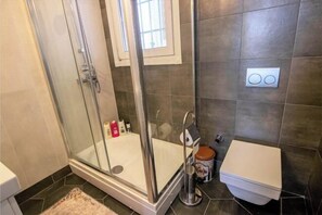 Room - Gorgeous Two Bedroom Apartment - Roya (Istanbul)