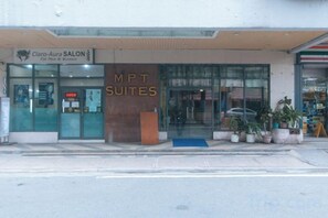 Exterior detail - RedDoorz @ MPT Suites (Makati)