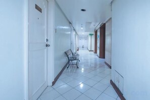 Interior - RedDoorz @ MPT Suites (Makati)