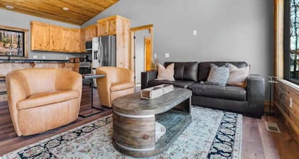 Elk Cabin at Thunder Bluff