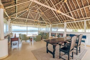 Room - Amani Beachfront Villa by YourHost, Watamu (Watamu)