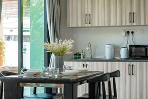 Dining - Loh Residence@Pinjistation (8pax 4br) (Ipoh)