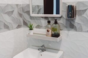 Bathroom - Loh Residence@Pinjistation (8pax 4br) (Ipoh)