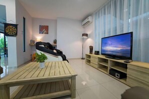 Living area - Loh Residence@Pinjistation (8pax 4br) (Ipoh)