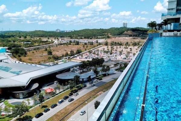 Pool - mySuites Legoland 2-BR for up to 6-pax (Iskandar Puteri)