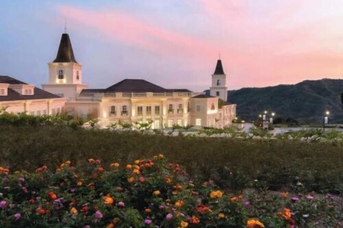 Scenic Tagaytay Getaway with Taal Views