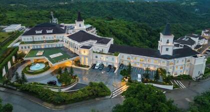 Scenic Tagaytay Getaway with Taal Views