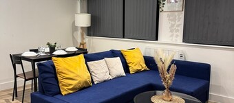 Modern Flat In Old Trafford Sleeps 4| Free Parking