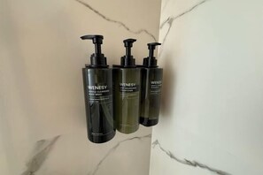 Bathroom amenities