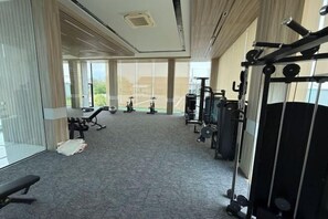 Gym - Unique Beach Style 3 Bedroom Villa with Mega Pool (Pattaya)