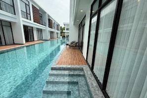 Outdoor pool - Unique Beach Style 3 Bedroom Villa with Mega Pool (Pattaya)