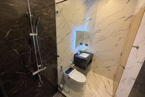 Bathroom - Unique Beach Style 3 Bedroom Villa with Mega Pool (Pattaya)