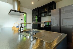 Private kitchen - Syla Hotel Pool Villa (Yokosuka)