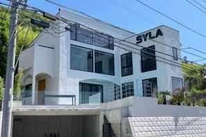 Unclassified image, 2 of 45, button - Syla Hotel Pool Villa (Yokosuka)