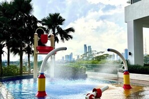 Outdoor pool - Wooden Sand MosaicSouthkey 3BR w bathtub Midvalley (Plentong)