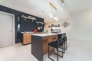 Private kitchen - Wooden Sand MosaicSouthkey 3BR w bathtub Midvalley (Plentong)