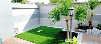 Decozy 3.0 Semi-D (18pax++)