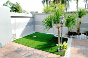 Property grounds - Decozy 3.0 Semi-D (18pax++) (Ipoh)