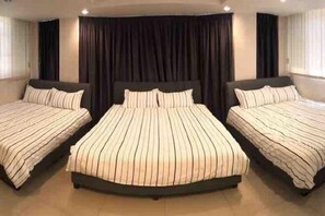 Iron/ironing board - Decozy 3.0 Semi-D (18pax++) (Ipoh)