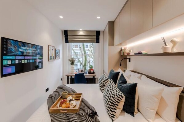 Room - Kensington King Studio B (London)