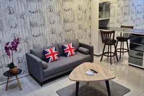 Living area - EkoCherasBalcony Sunshine&Cosy Condo Stay 3/4Pax (Kuala Lumpur)