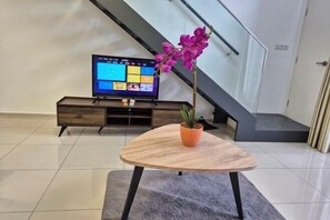 Interior - EkoCherasBalcony Sunshine&Cosy Condo Stay 3/4Pax (Kuala Lumpur)
