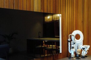 Television - Casa Tropicale Seminyak (Bali)