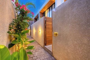 الإطلالة من المنشأة