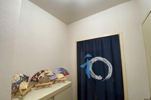 Unclassified image, 2 of 9, button - Nagomi An (Tokyo)