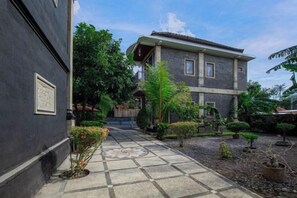 Unclassified image, 3 of 11, button - Sekarini Place Amed (Bali)