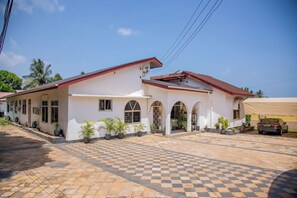 Exterior - La Casa Preciosa (Tanga)