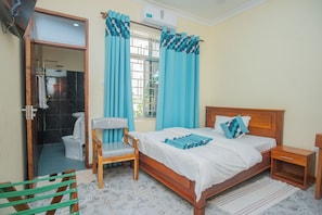 Standard Room | Desk, laptop workspace, free WiFi
