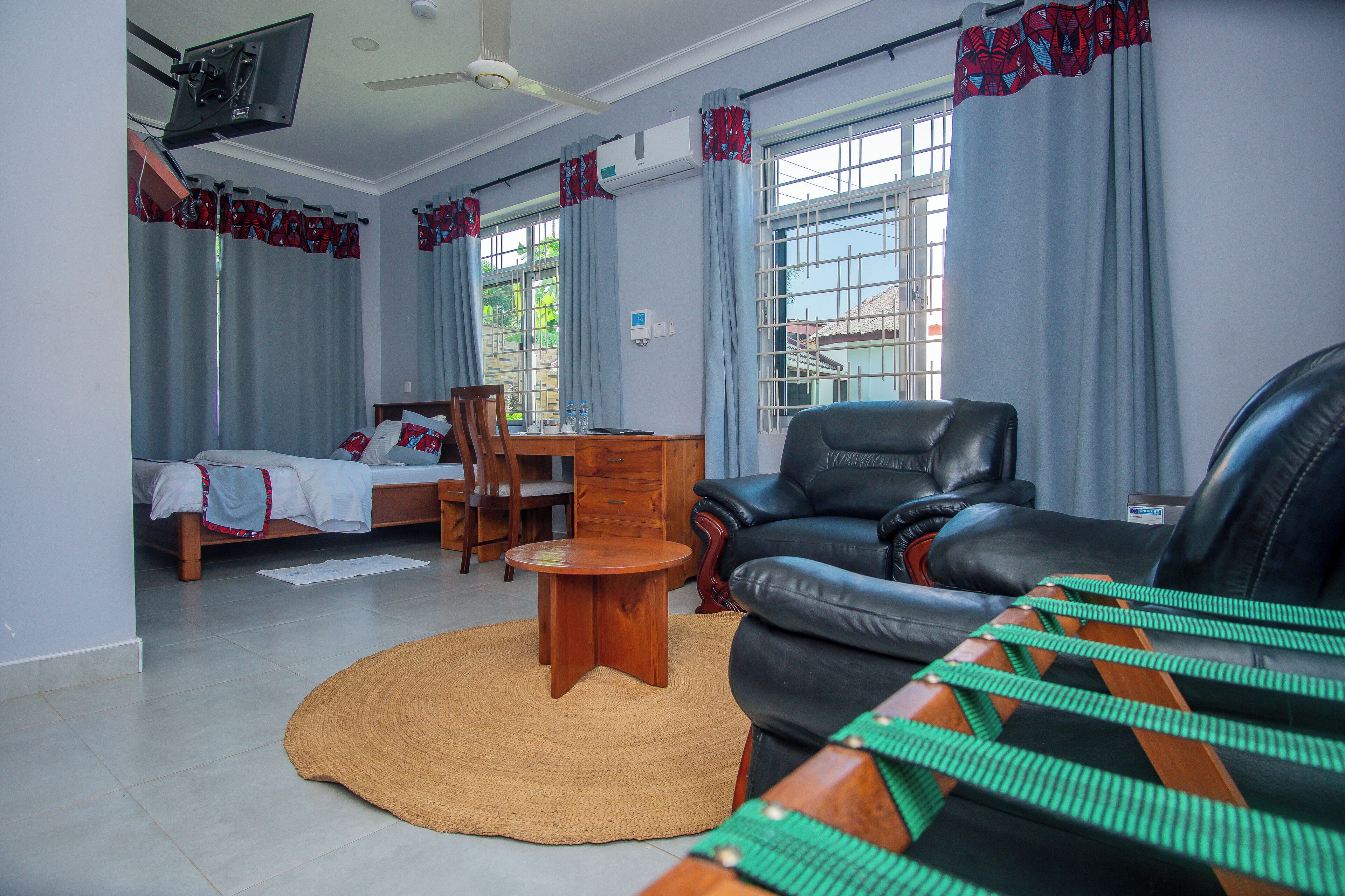 Suite | Bureau, espace de travail pour ordinateur portable, Wi-Fi gratuit