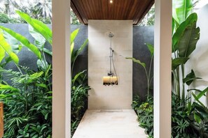 Interior - Villa Le Lotus Bleu by BaliSuperHost (Bali)