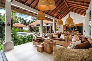 Interior - Villa Le Lotus Bleu by BaliSuperHost (Bali)
