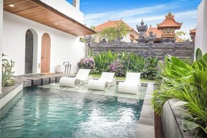 Outdoor pool - Samastiti Bingin Luxury appartements steps from the beach (Bali)